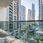 Splendid 2Br Apartment At Act One Act Two Tower 2 In Downtown Dubai By Deluxe Holiday Homes